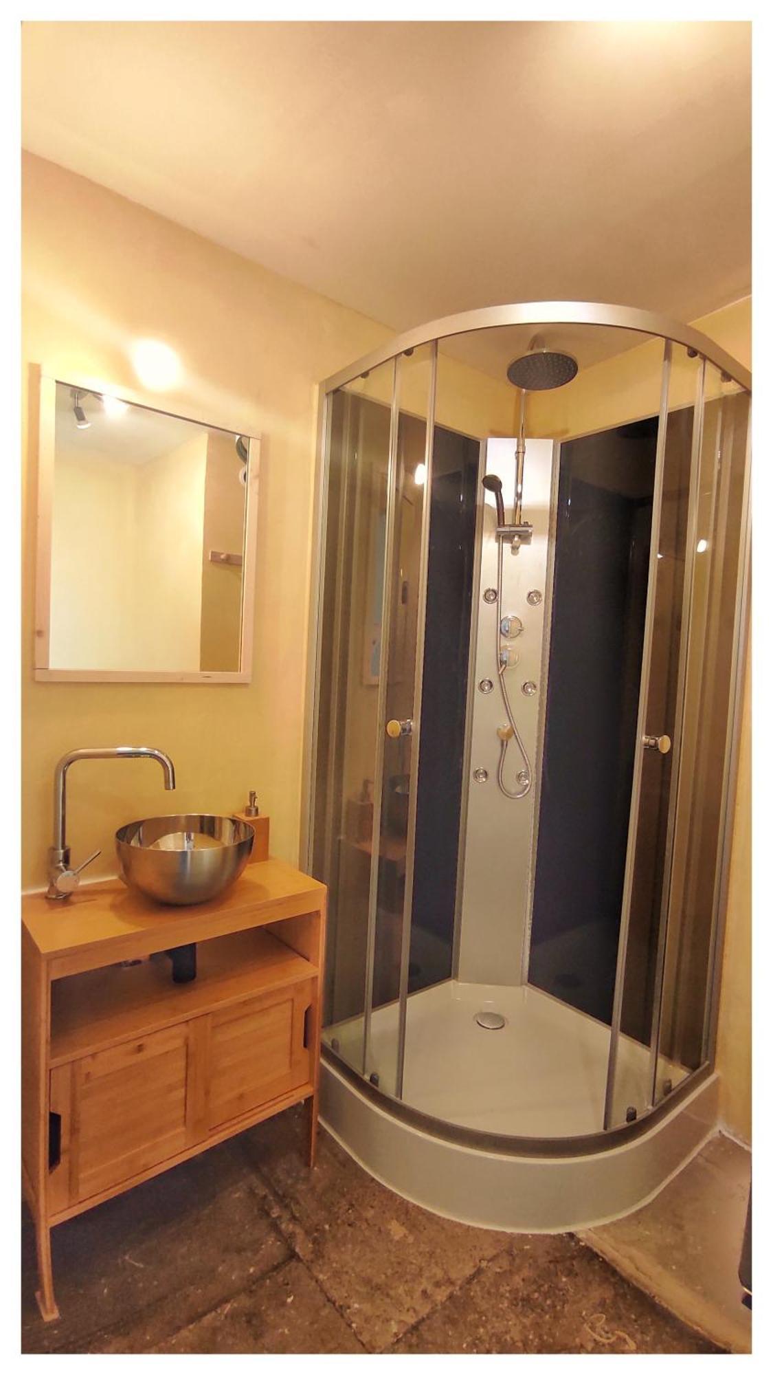 La Vigneronne Des Costieres Bed & Breakfast Vauvert Rom bilde